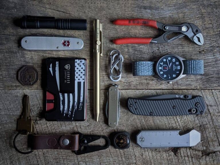 What Is An EDC Flat Lay Picture?
